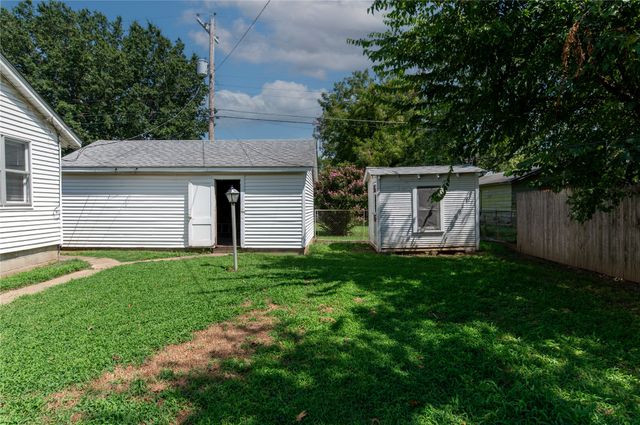 2812 W 37th Place, Tulsa, OK 74107