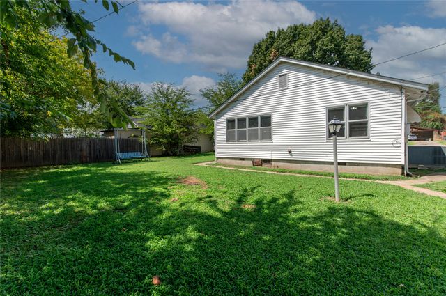 2812 W 37th Place, Tulsa, OK 74107
