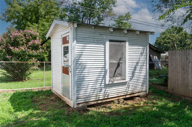 2812 W 37th Place, Tulsa, OK 74107