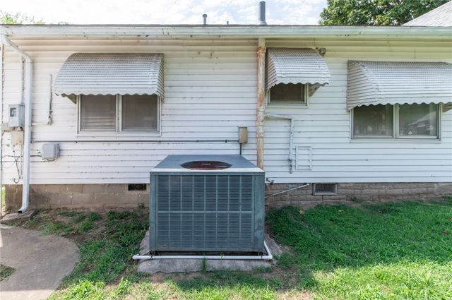 2812 W 37th Place, Tulsa, OK 74107