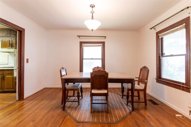 2812 W 37th Place, Tulsa, OK 74107