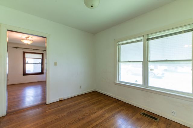 2812 W 37th Place, Tulsa, OK 74107