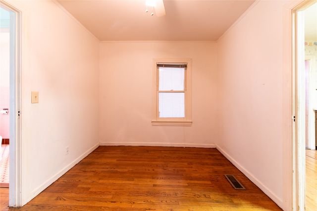 2812 W 37th Place, Tulsa, OK 74107
