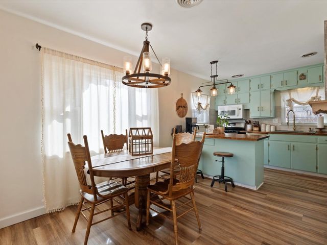 2414 28th Avenue, Rock Island, IL 61201