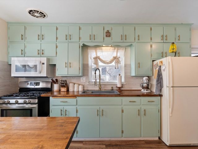 2414 28th Avenue, Rock Island, IL 61201