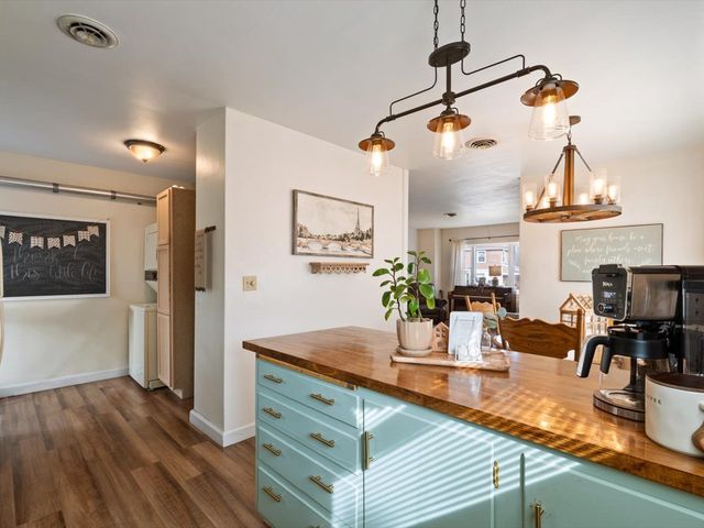 2414 28th Avenue, Rock Island, IL 61201