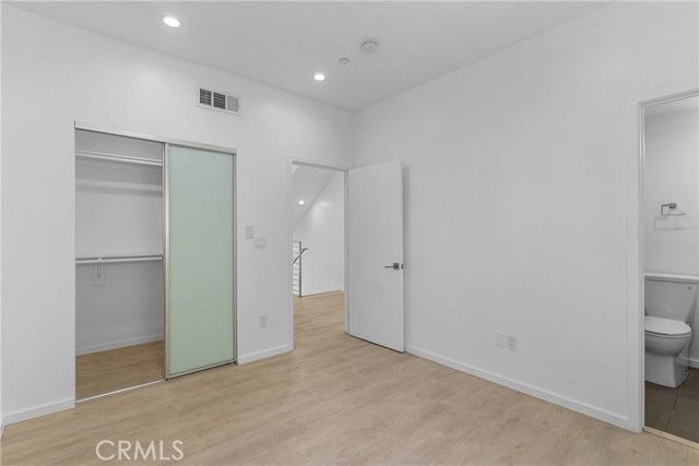 6009 Barton, Los Angeles, CA 90038
