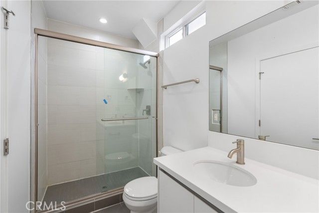 6009 Barton, Los Angeles, CA 90038