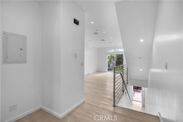 6009 Barton, Los Angeles, CA 90038