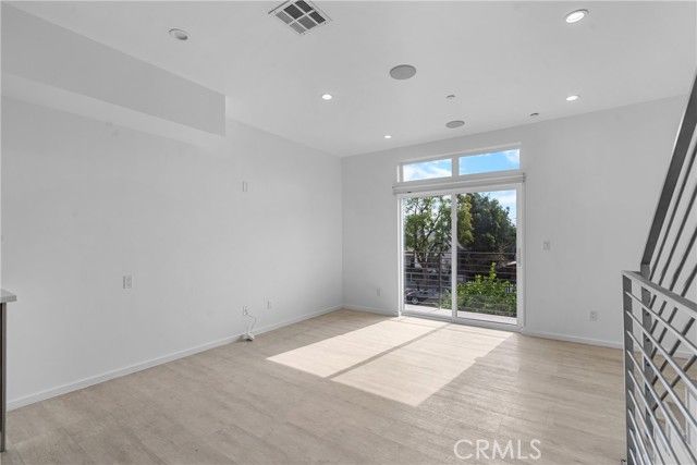 6009 Barton, Los Angeles, CA 90038