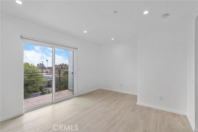 6009 Barton, Los Angeles, CA 90038