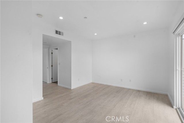 6009 Barton, Los Angeles, CA 90038