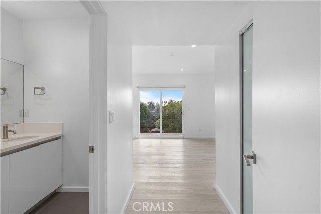 6009 Barton, Los Angeles, CA 90038