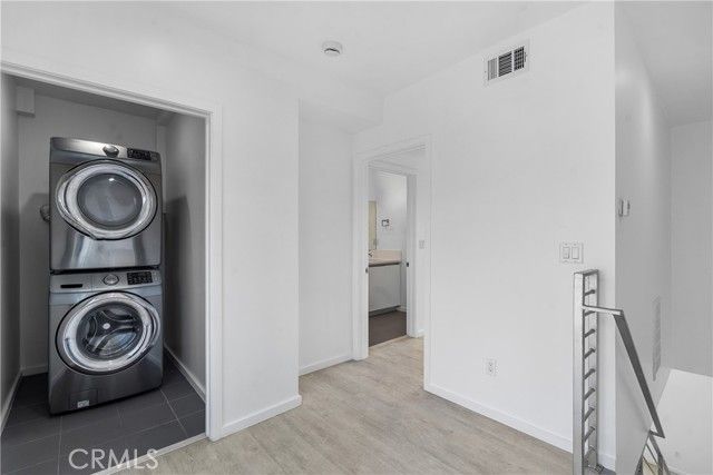 6009 Barton, Los Angeles, CA 90038