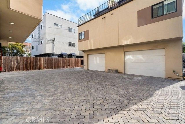 6009 Barton, Los Angeles, CA 90038