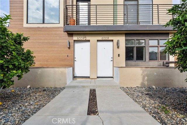 6009 Barton, Los Angeles, CA 90038