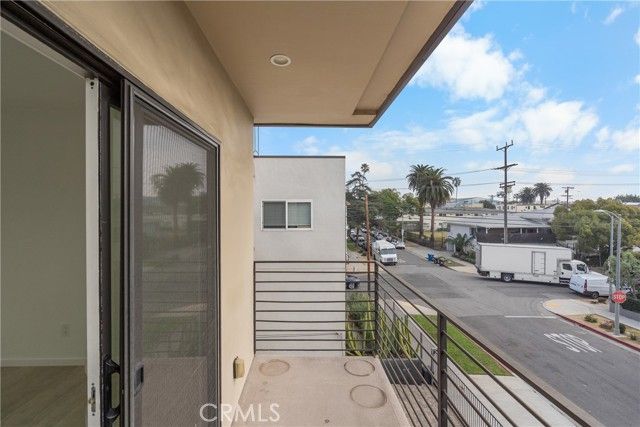 6009 Barton, Los Angeles, CA 90038