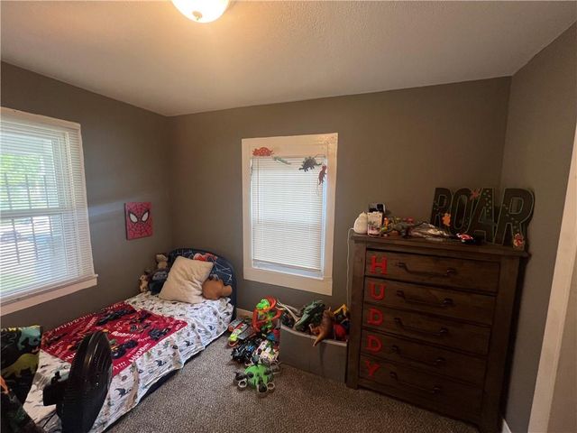 2905 E 61st Street, Kansas City, MO 64130