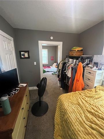 2905 E 61st Street, Kansas City, MO 64130