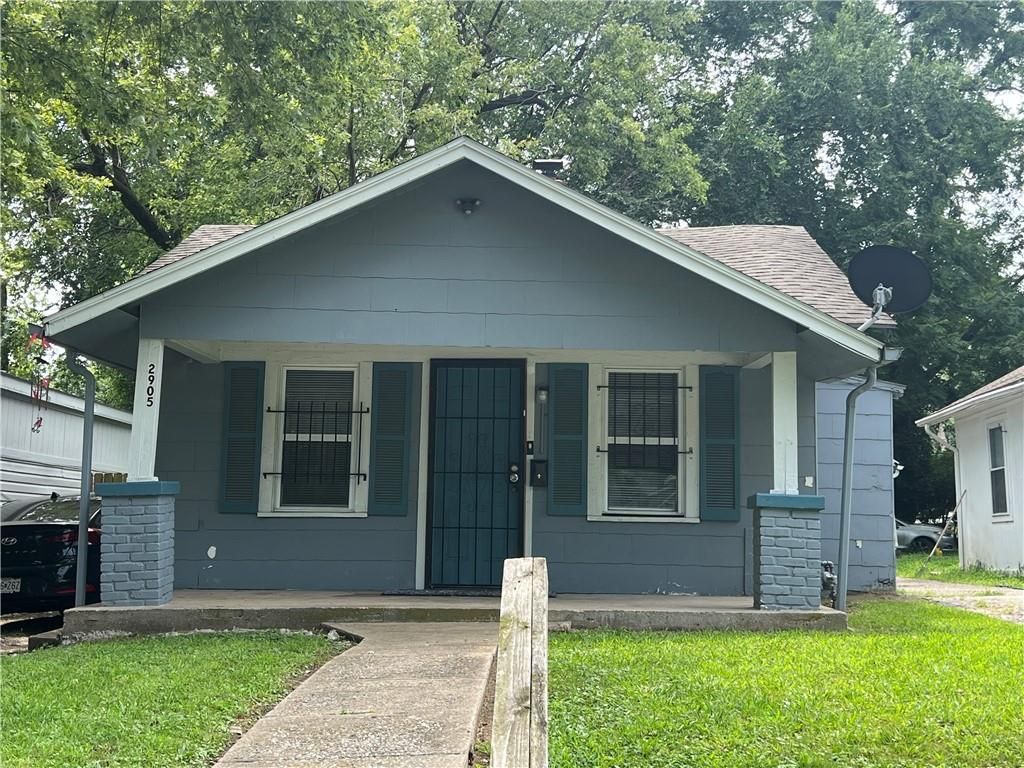 2905 E 61st Street, Kansas City, MO 64130