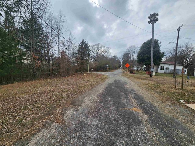 118 W Oak St, Cove, AR 71937