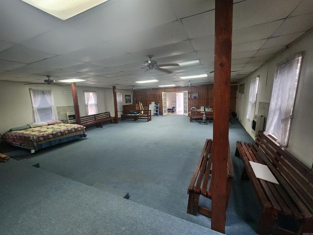 118 W Oak St, Cove, AR 71937