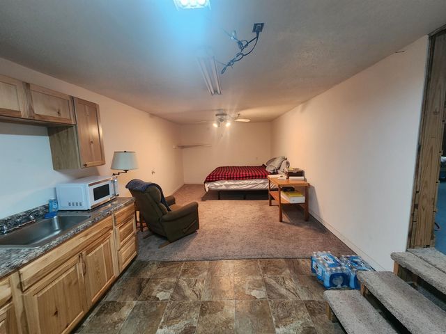 118 W Oak St, Cove, AR 71937