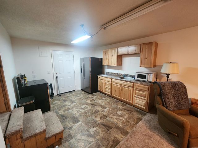 118 W Oak St, Cove, AR 71937