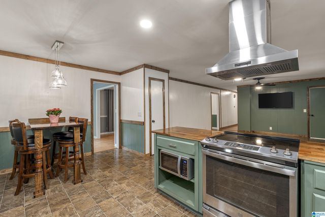 1800 REX LAKE ROAD, Leeds, AL 35094
