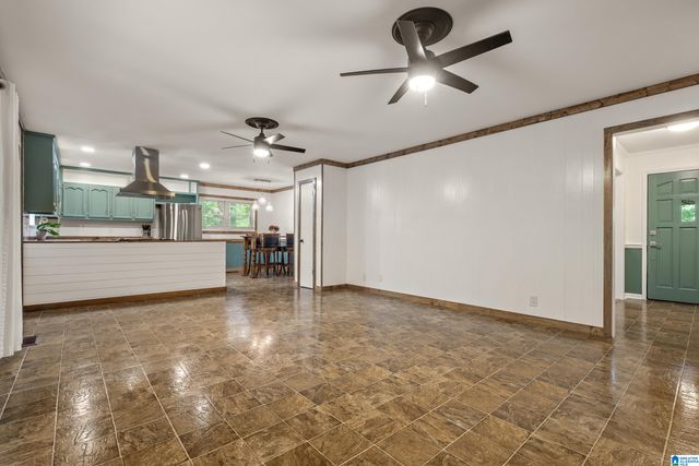 1800 REX LAKE ROAD, Leeds, AL 35094
