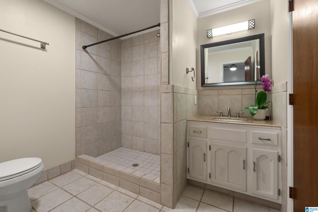 1800 REX LAKE ROAD, Leeds, AL 35094