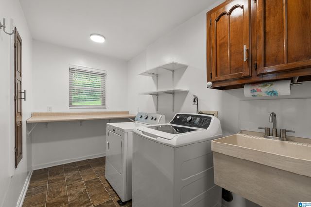 1800 REX LAKE ROAD, Leeds, AL 35094