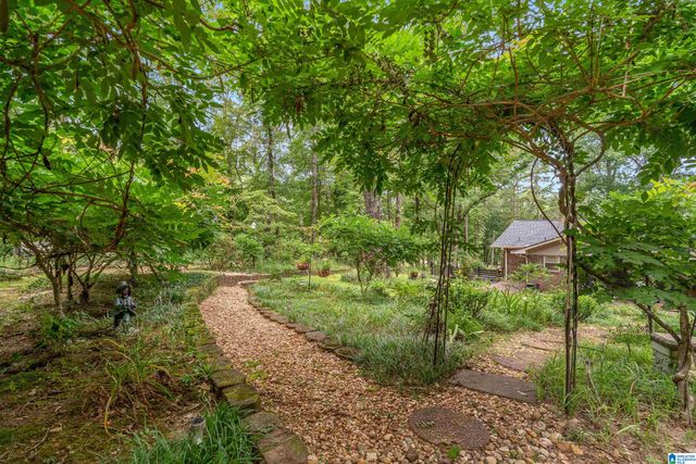 1800 REX LAKE ROAD, Leeds, AL 35094
