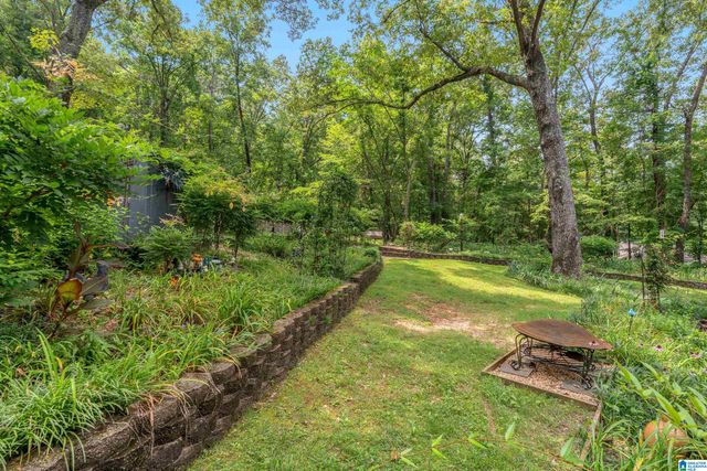 1800 REX LAKE ROAD, Leeds, AL 35094