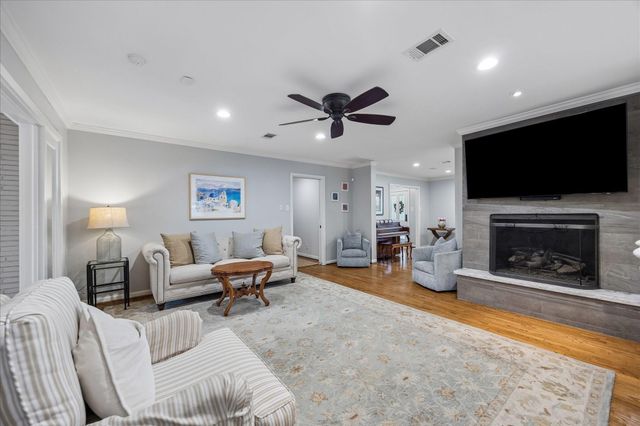 5638 Piping Rock Lane, Houston, TX 77056