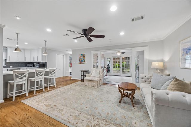 5638 Piping Rock Lane, Houston, TX 77056
