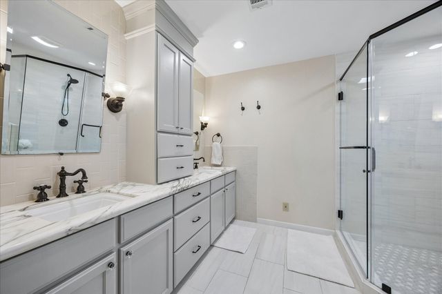 5638 Piping Rock Lane, Houston, TX 77056