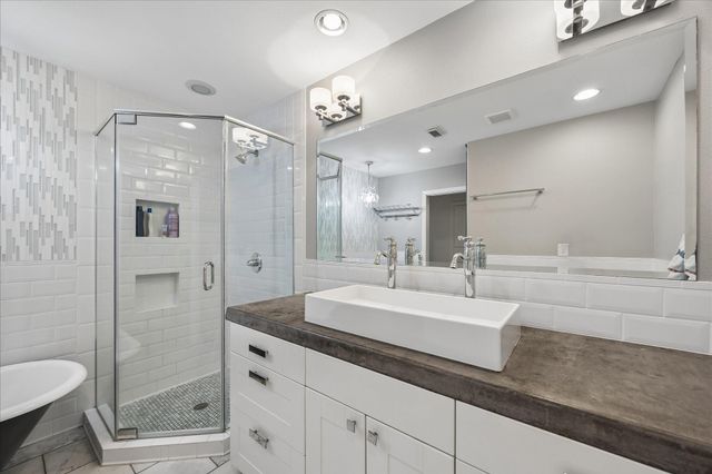 5638 Piping Rock Lane, Houston, TX 77056