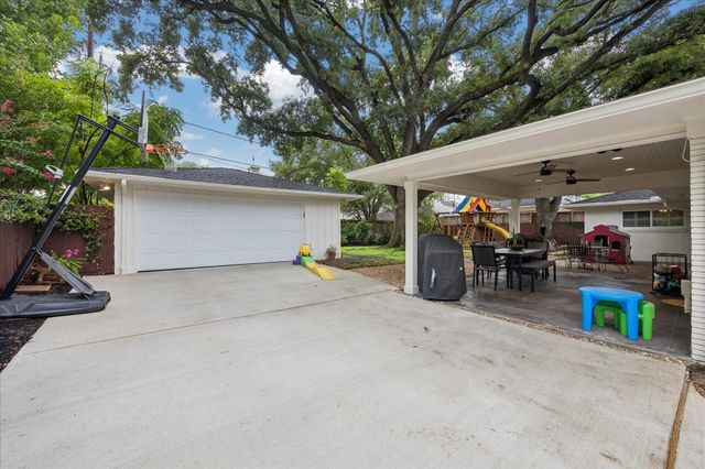 5638 Piping Rock Lane, Houston, TX 77056
