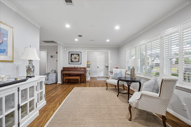 5638 Piping Rock Lane, Houston, TX 77056