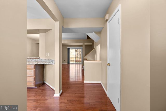 8871 MANAHAN DR, Ellicott City, MD 21043