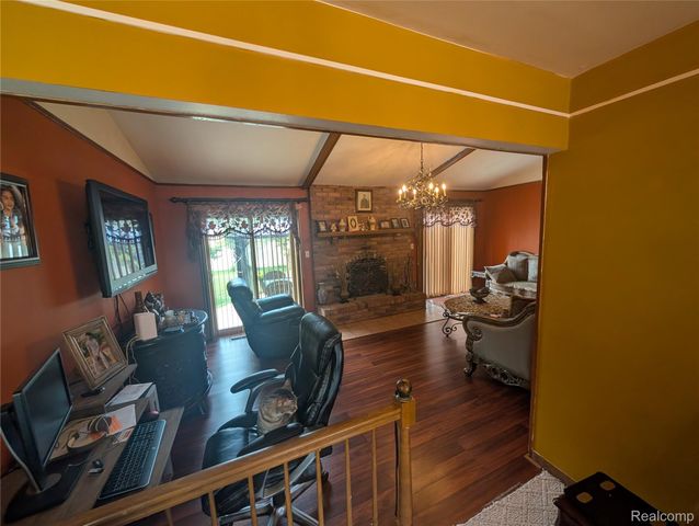 27072 Simone Street, Dearborn Heights, MI 48127