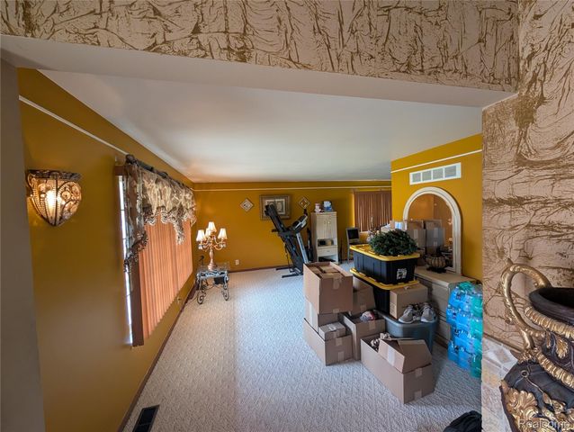 27072 Simone Street, Dearborn Heights, MI 48127