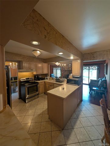 27072 Simone Street, Dearborn Heights, MI 48127