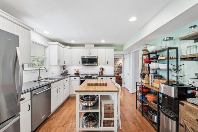 275 WAVERLY RD, Southampton, PA 18966