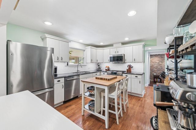 275 WAVERLY RD, Southampton, PA 18966