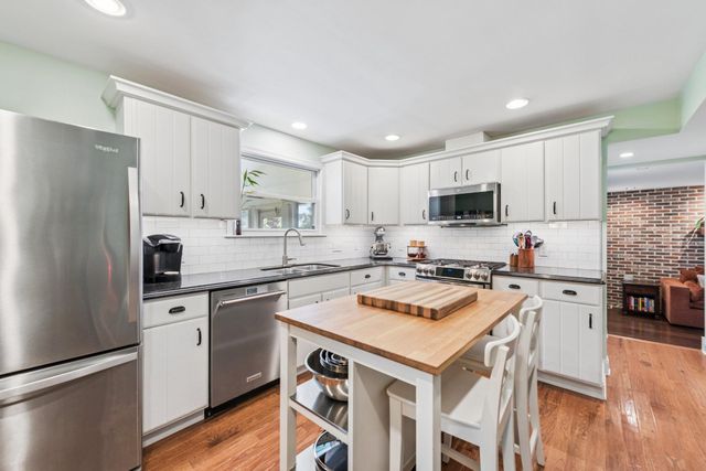 275 WAVERLY RD, Southampton, PA 18966