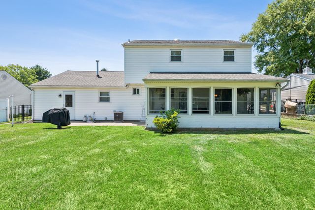 275 WAVERLY RD, Southampton, PA 18966
