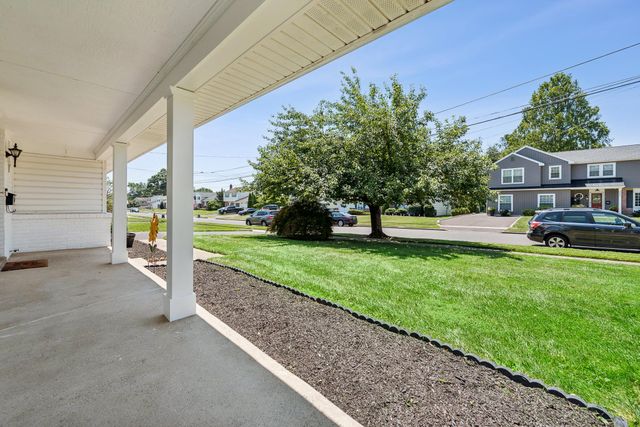 275 WAVERLY RD, Southampton, PA 18966