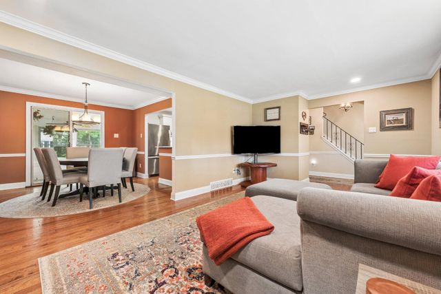 275 WAVERLY RD, Southampton, PA 18966